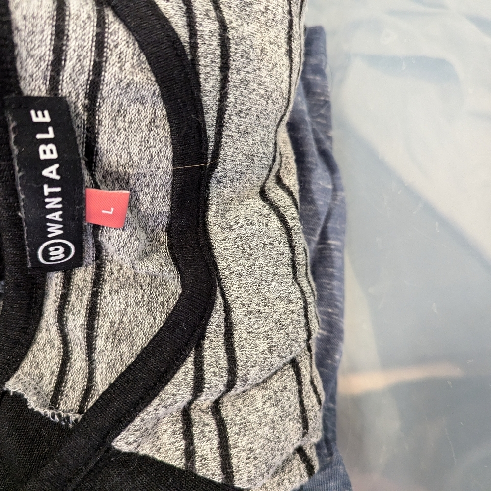 Women's Striped Raglan top - Picture 2 of 2